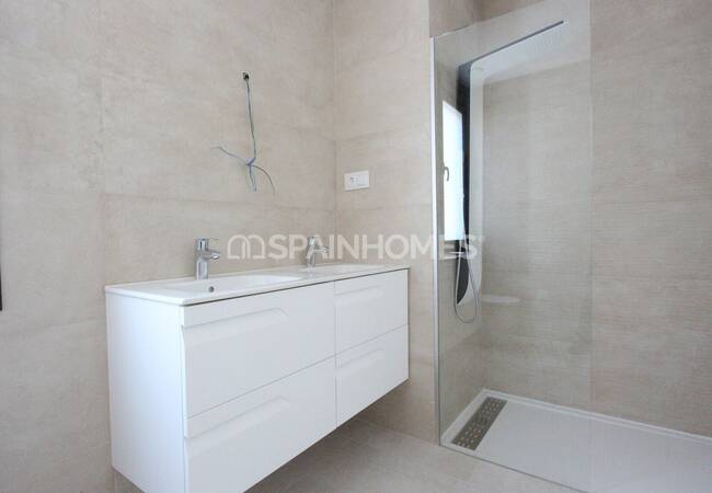 Calpe'de Modern Tasarımlı ve Merkezi Konumlu Şık Evler 41