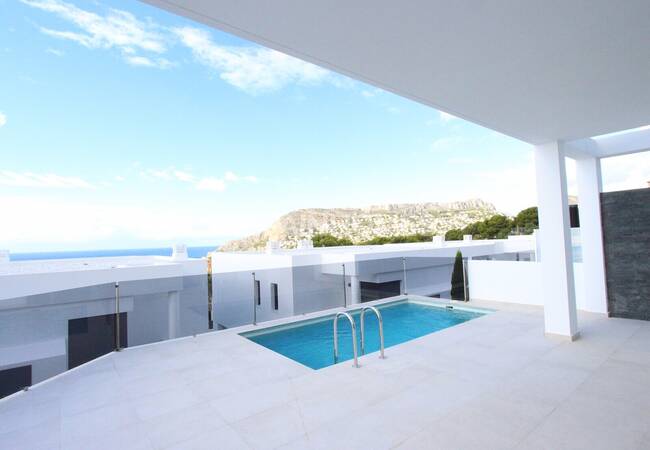 Calpe'de Modern Tasarımlı ve Merkezi Konumlu Şık Evler 24