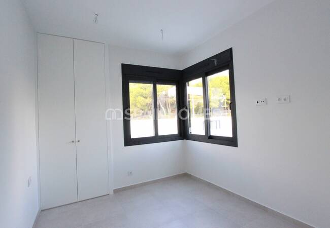 Calpe'de Modern Tasarımlı ve Merkezi Konumlu Şık Evler 28