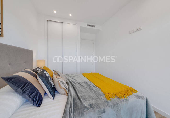 Compact Apartments in a Walking Distance to Sea in Alicante 24