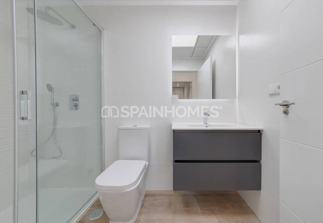 Compact Apartments in a Walking Distance to Sea in Alicante 28