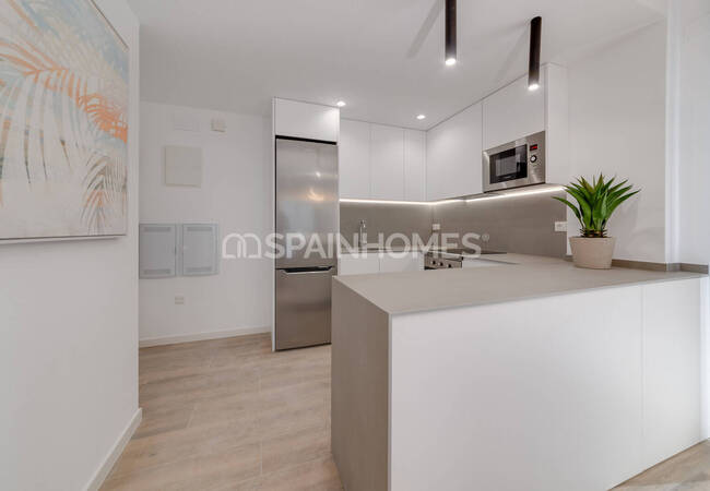 Compact Apartments in a Walking Distance to Sea in Alicante 16