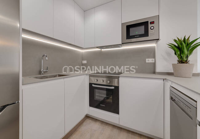 Compact Apartments in a Walking Distance to Sea in Alicante 13