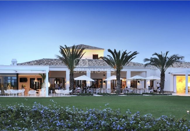 Villa Con Diseño De Alta Calidad En San Miguel De Salinas 2