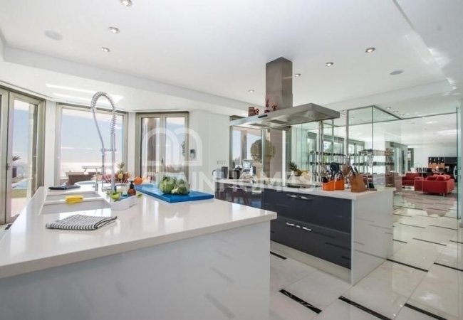 Large Sea View Villa with Luxe Features in Alicante, Costa Blanca 24