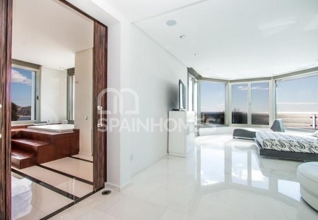 Large Sea View Villa with Luxe Features in Alicante, Costa Blanca 25