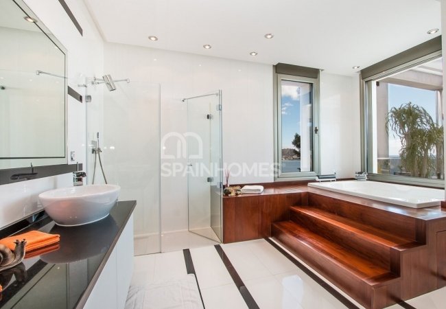 Large Sea View Villa with Luxe Features in Alicante, Costa Blanca 27