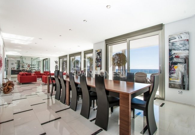 Large Sea View Villa with Luxe Features in Alicante, Costa Blanca 22