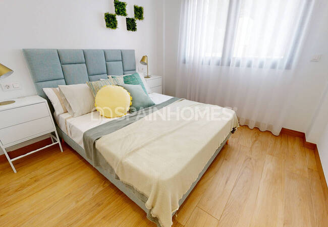 Lake View Apartments in a Complex with Pool in Torrevieja 37