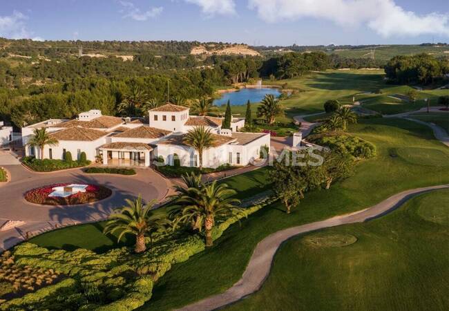 Luxe Detached Villa with High Quality Finishes in Campoamor 4