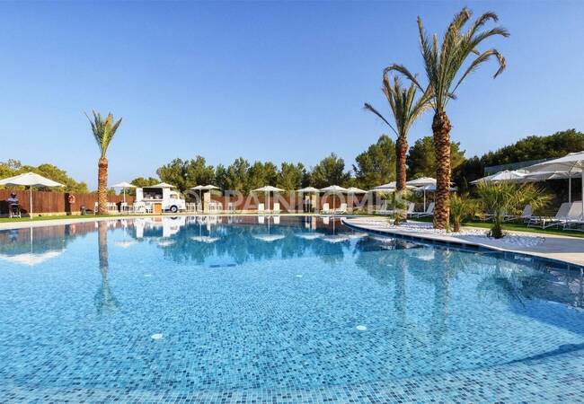 Luxe Detached Villa with High Quality Finishes in Campoamor 23