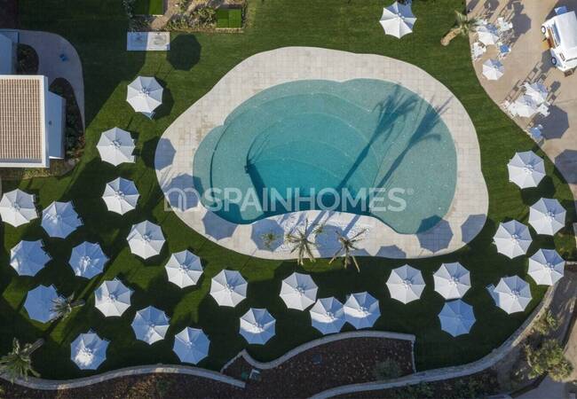 Luxe Detached Villa with High Quality Finishes in Campoamor 22