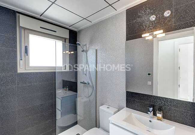 San Miguel De Salinas'ta Sakin Bölgede Şık ve Ferah Villalar 17