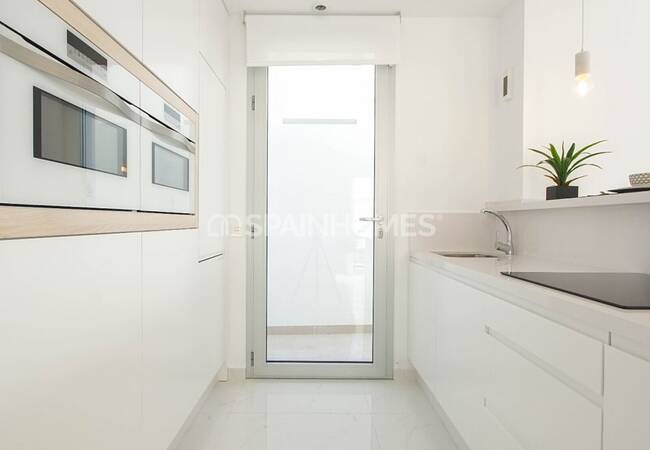 Spacious Villas on a Large Plot with Pool in Torrevieja 22