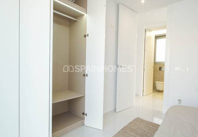 Spacious Villas on a Large Plot with Pool in Torrevieja 26