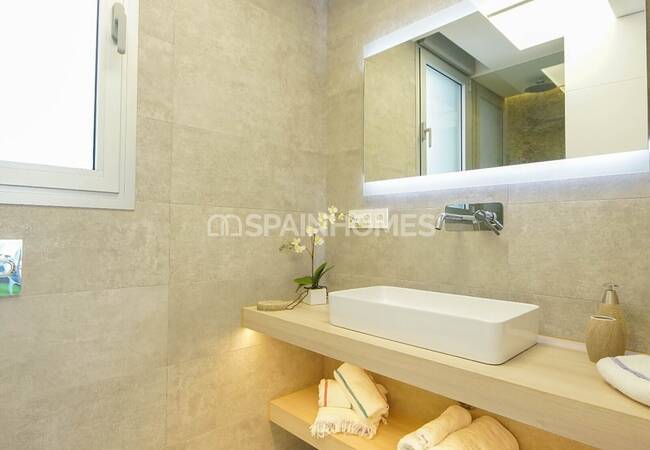 Spacious Villas on a Large Plot with Pool in Torrevieja 29