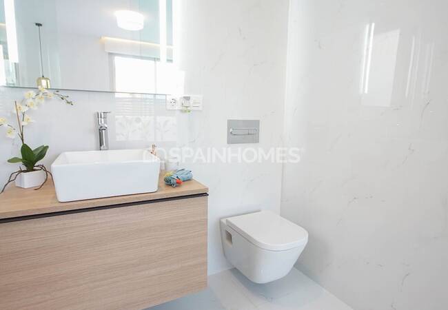 Spacious Villas on a Large Plot with Pool in Torrevieja 39