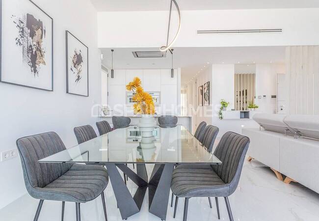 Villas with Private Pool and High Quality Finishes in Torrevieja 12