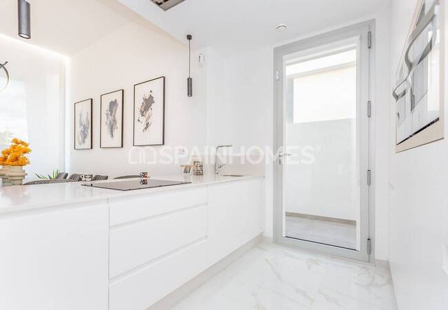 Villas with Private Pool and High Quality Finishes in Torrevieja 10