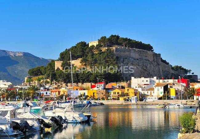 Denia Alicante'de Şehir Merkezine Yakın Müstakil Villalar 15