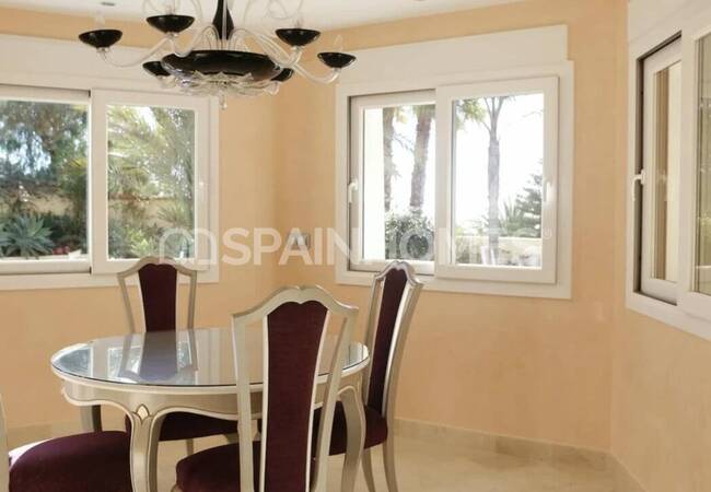 Alicante Benissa'da Golf Sahasına Yakın Deniz Manzaralı Villa 7