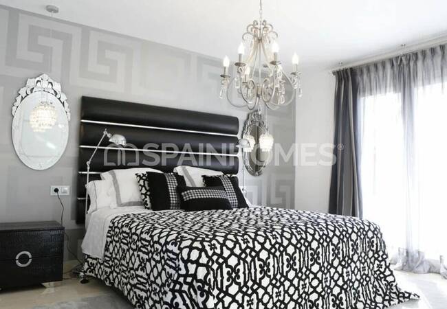 Alicante Benissa'da Golf Sahasına Yakın Deniz Manzaralı Villa 10