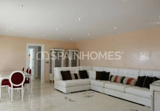 Alicante Benissa'da Golf Sahasına Yakın Deniz Manzaralı Villa 5