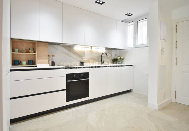 Chic Apartment in a Complex with Pool in Torrevieja, Costa Blanca 7