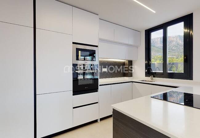 Under-construction Villa Close by the Beach in Polop 55