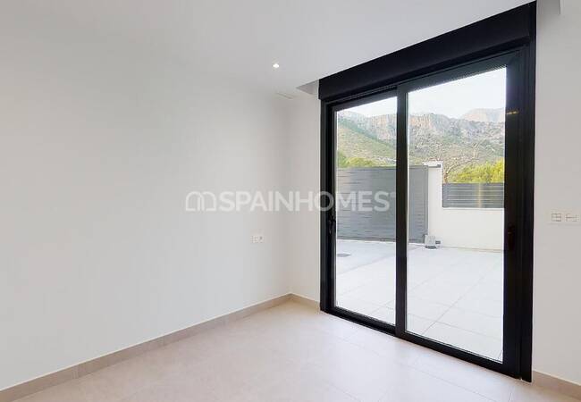 Under-construction Villa Close by the Beach in Polop 61