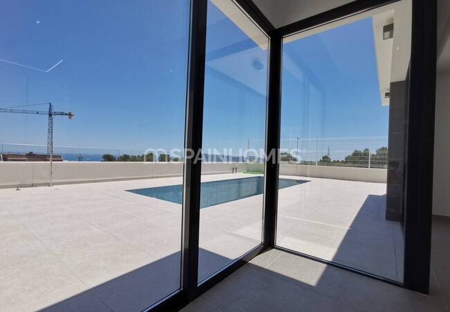 Polop'ta Geniş Teraslı Akdeniz Stilinde Şık Villalar 25