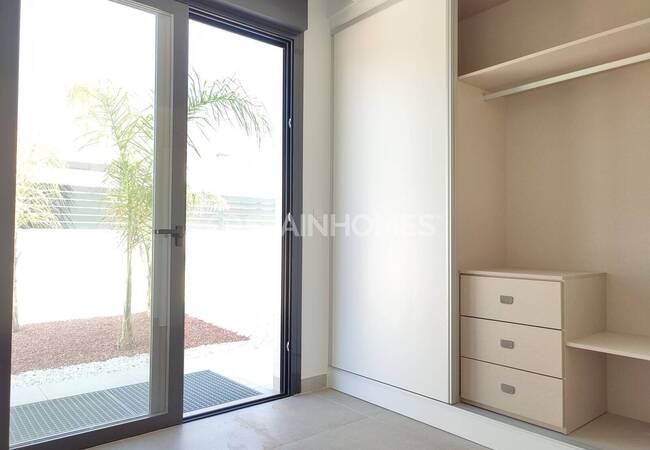 Polop'ta Geniş Teraslı Akdeniz Stilinde Şık Villalar 23