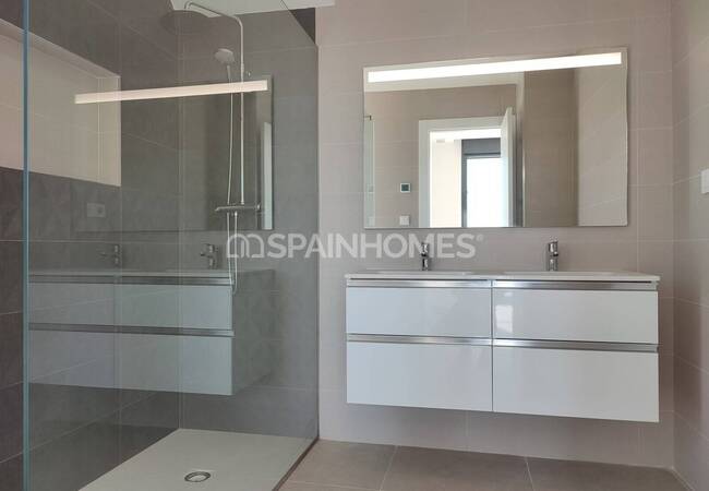 Polop'ta Geniş Teraslı Akdeniz Stilinde Şık Villalar 48