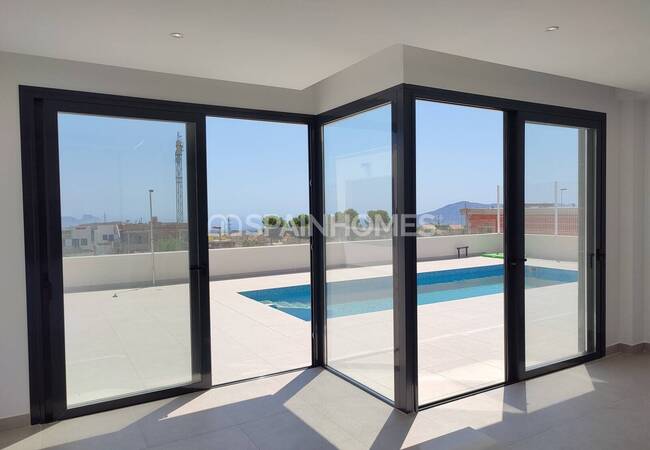 Polop'ta Geniş Teraslı Akdeniz Stilinde Şık Villalar 26