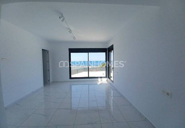 Beachfront Detached Villa with Private Pool in Torrevieja 9