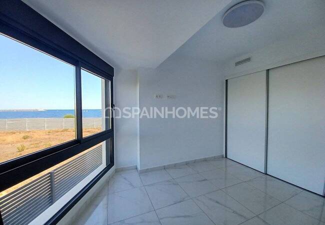 Beachfront Detached Villa with Private Pool in Torrevieja 20