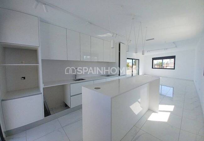 Beachfront Detached Villa with Private Pool in Torrevieja 23