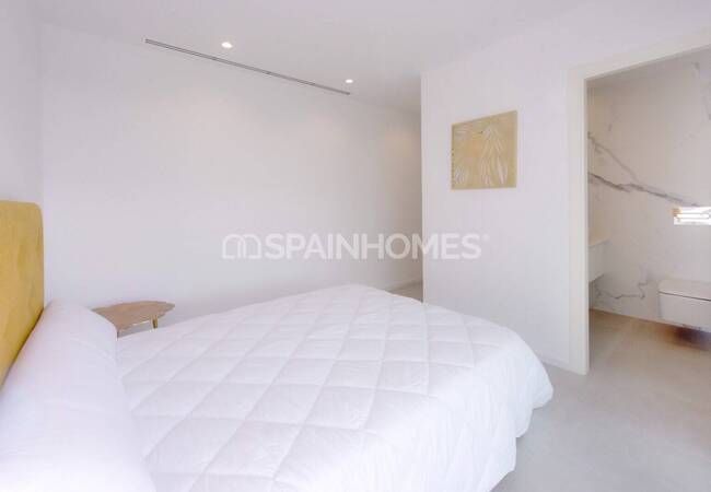 Ready to Move Detached Villas in El Albir Costa Blanca 25