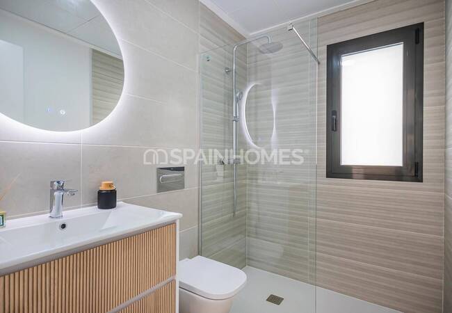 Torrevieja'da Özel Havuzlu Satılık Şık Tasarımlı Evler 52