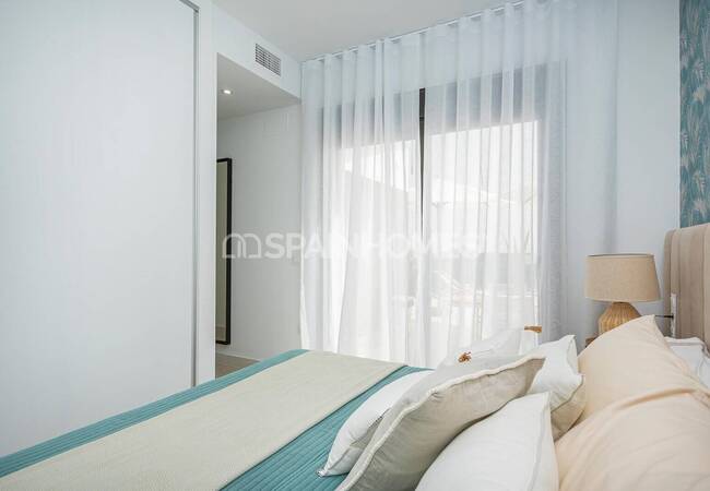 Torrevieja'da Özel Havuzlu Satılık Şık Tasarımlı Evler 39