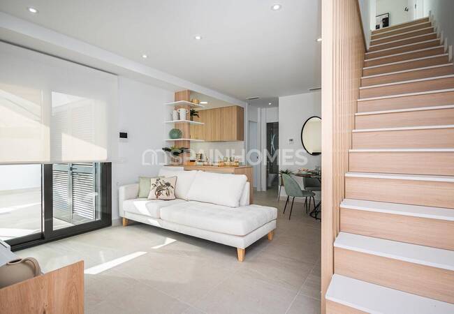 Torrevieja'da Özel Havuzlu Satılık Şık Tasarımlı Evler 26