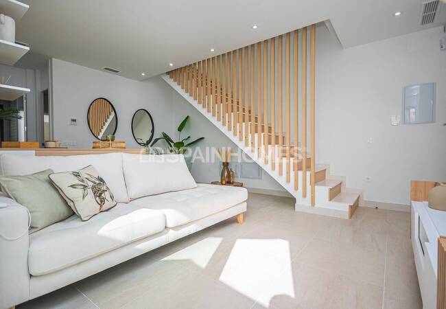 Torrevieja'da Özel Havuzlu Satılık Şık Tasarımlı Evler 27