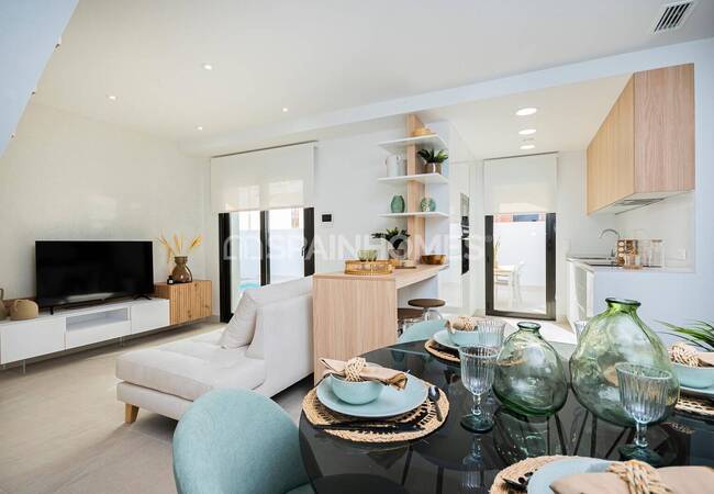 Torrevieja'da Özel Havuzlu Satılık Şık Tasarımlı Evler 24