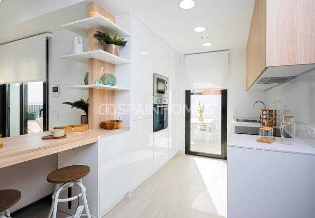 Torrevieja'da Özel Havuzlu Satılık Şık Tasarımlı Evler 33