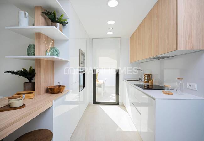 Torrevieja'da Özel Havuzlu Satılık Şık Tasarımlı Evler 34