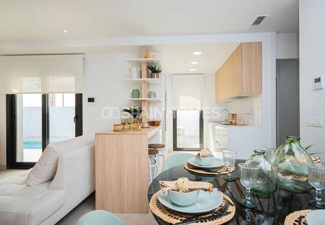 Torrevieja'da Özel Havuzlu Satılık Şık Tasarımlı Evler 28