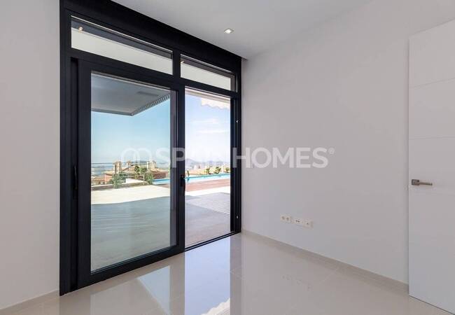 Finestrat'ta Plaja ve Şehre 5 Km Mesafede Lüks Villalar 17