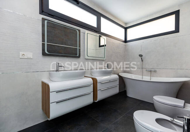 Finestrat'ta Plaja ve Şehre 5 Km Mesafede Lüks Villalar 22