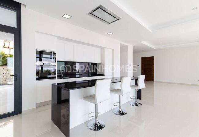 Finestrat'ta Plaja ve Şehre 5 Km Mesafede Lüks Villalar 14