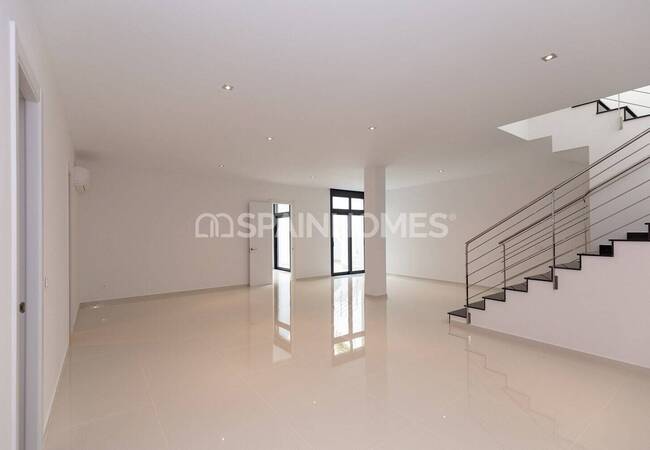 Finestrat'ta Plaja ve Şehre 5 Km Mesafede Lüks Villalar 16